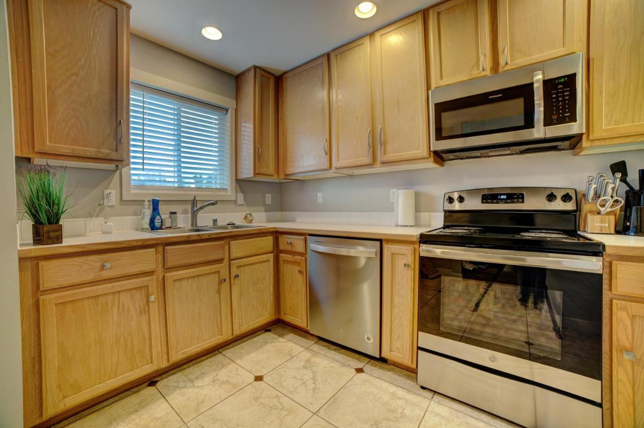Cozy 2 Bedroom Townhouse In Northgate Seattle Buitenkant foto