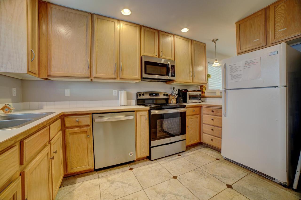 Cozy 2 Bedroom Townhouse In Northgate Seattle Buitenkant foto